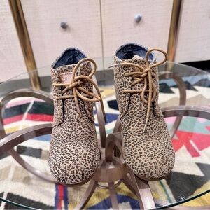 TOMS Kids Tan Leopard Boots